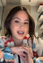 Sara Alegre's Instagram, Twitter & Facebook