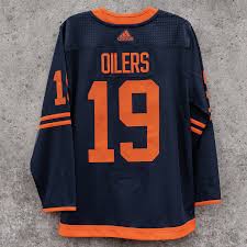 Shop edmonton oilers jerseys online at coolhockey.com, the online place to customize your favourite player jersey: Oilers Officially Reveal Third Jersey Edmontonoilers