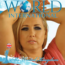 Urban silence, spiritual defiance—where graffiti meets grace ✨🙏🏻  Photography @southwestphotoclub Dressed by @peacocks_fashion Model  @emmajaywebber #urbanphotography #photography #fashion #fashionstyle  #plussize #faith