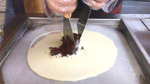 Ice Cream Rolls Vanilla Brownie Fried Thailand Ice Cream Rolled By Fortunato In Chile Youtube Thailand Ice Cream Vanilla Brownies Frozen Desserts