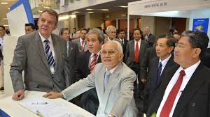 2009 yil 3 iyunda taibning to'rt yashar nabirasi celestia lulua mahmud abu bekir duta nusantara kondominyumdagi uyidagi suzish havzasiga tushib ketgandan ikki kun o'tib vafot etdi. Explosive Revelations Taib Tiong Pocketed Usd150mil Rm650 Mil From Petros Oman Deal Part 1 3 Ngajat Sarawak