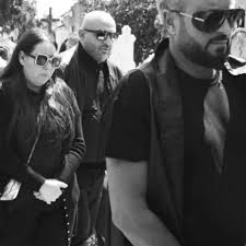 Cu cateva ore inainte de inmormantare, adina buzatu. Cel Mai Trist Moment Pentru Alin GÄƒlÄƒÈ›escu La Inmormantarea Lui RÄƒzvan Ciobanu Cele Mai Intunecate Imagini Ultimul Pumn De È›ÄƒranÄƒ Libertatea