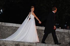 Visita ora il sito ufficiale. Caposquadra Fratelli Salute Mentale Abiti Da Sposa Armani Vendere Menagerry Molto