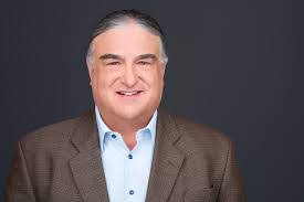 Mike Hoey's Instagram, Twitter & Facebook