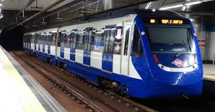 La línea 12 del metro de madrid es una circular que discurre por los grandes municipios del sur y suroeste del área metropolitana de madrid (alcorcón, fuenlabrada, getafe, leganés y móstoles) y que enlaza con el resto de la red a través de la línea 10 y de distintas líneas de cercanías renfe. El Metro De Madrid Abrira Toda La Noche Del 11 Al 12 De Enero Trenvista