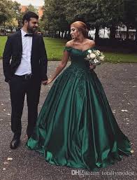 Quando ho fatto l'articolo sugli abiti da sposa, mi è arrivata la richiesta, da una mamma di un futuro sposo, di fare un articolo pensando anche all'outfit della mamma dello sposo. Svizzero Facilmente Fine Abito Da Sposa Verde Prestazione Abituare Lustro