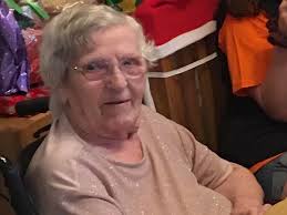 Granddaughter praises carers for treating nana 'with respect and dignity'  during final hours