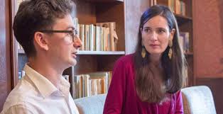 Clotilde Armand Iși Lansează Cartea La Romanart Roman Dinning