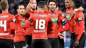 Âgé de 35 ans, il ne devrait toutefois pas mettre un terme à sa carrière sur ce sacre puisqu'il serait proche de rallier son pays natal. Rennes Un Ecran Geant Dans La Ville Pour Suivre La Finale De La Coupe De France De Foot