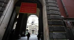 Il banco di napoli offre una serie di speciali servizi che permettono di eseguire tutte le operazioni tradizionali. Napoli Qui Nacque La Lotta All Usura Oggiil Monte Di Pieta E In Vendita Il Mattino It