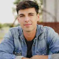 Derek Austin Stays True to Himself with New Single "You Go Girl"