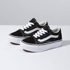 Black And White Vans Shoes For Girls Kids Old Skool Platform Shop Girls Shoes At Vans In 2020 Girls Shoes Kids Vans Shoes Girls Kid Shoes