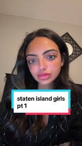 Samantha Kline's Instagram, Twitter & Facebook