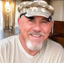 Hey guys. I hate to be this person… but I need some ideas. Long time ZB fan  and was super excited to take my dad to his first ZB show in June.