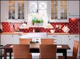 Une déco de cuisine rouge apporte à chaque fois du dynamisme et du caractère à la pièce. Decoration De Cuisine Rouge Et Blanc Idee De Deco