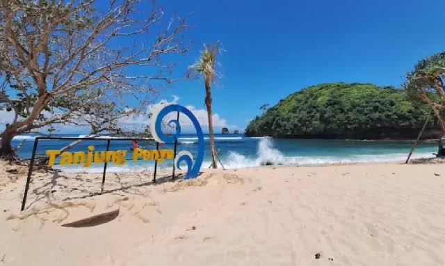 Pantai Tanjung Penyu Malang, Jawa Timur: Surga Tersembunyi di Selatan Jawa  Timur - TRAVELXPLORE.ID