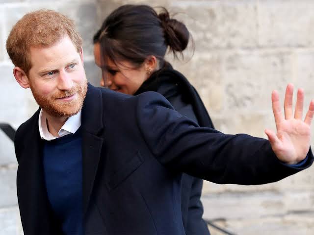 Exclusive: How Prince Harry and Meghan Markle Hid Out from the Paparazzi  When Their Relationship Went Public | Vanity Fair