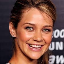 Kathryn Beck's Instagram, Twitter & Facebook