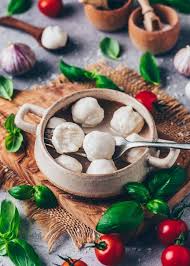 Vegane Mini Mozzarella Ballchen Einfach Bianca Zapatka Rezepte Rezept In 2020 Mozzarella Bester Veganer Kase Vegane