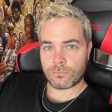 Hoy es un día diferente. Hoy es un día especial: ¡¡HOY JUEGA EL MEJOR  GOLEADOR DE TODOS LOS TIEMPOS!!