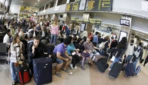 A se vedea de asemenea: Reguli Noi Pe Aeroportul Otopeni Incepand De Vineri Pasagerii Trebuie SÄƒ AjungÄƒ Cu 3h Inainte De Plecare Cursdeguvernare Ro Cursdeguvernare Ro
