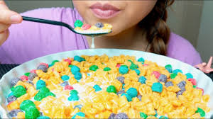 After introducing the original cereal in 1963, marketed simply as cap'n crunch, quaker oats has since introduced numerous flavors and seasonal variations, some for a limited time — and currently offers a cap'n crunch product line. Asmr Quaker Cap N Crunch Crunch Berries Cereal ë¨¹ë°© No Talking Eating Sounds Suellasmr Youtube