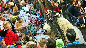 Please read our data protection statement for more information. Fasnet In Wernau Brauchtum Und Fez Gehen Hand In Hand Landkreis Esslingen Stuttgarter Zeitung