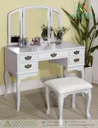 Harga menyesuaikan panjang dan juga lebar mejanya. Meja Rias Tami Minimalis Putih Griya Mebel