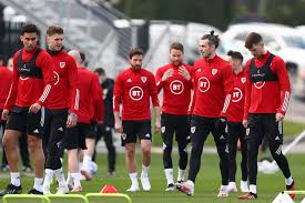 Sommer arches his back and tips sensationally over the bar. Wales Squad Confirmed For Euro 2020 Gareth Bale Rubin Colwill And Manchester United Pair Make The Cut Evening Standard