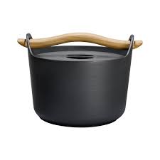 Free delivery for many products! Sarpaneva Casserole 3 0l Cast Iron Iittala