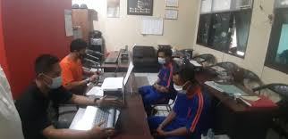 Ayo hentikan penipuan mereka dengan cara melacak no hp penipu di internet agar mereka jera dan tidak melakukan tindakan kriminal ini lagi! Pemuda Cilamaya Ini Dikeroyok Saat Berkunjung Ke Rumah Janda Di Purwakarta Spirit News