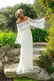 Für viele frauen ist es der blanke horror: Das Boho Kleid Als Ausdruck Eine Freien Geistes Archzine Net Hochzeitskleid Hippie Hochzeitskleid Schulterfreies Hochzeitskleid