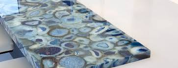 Pour la décoration de votre cuisine, une crédence ou un plan de travail ou un îlot central en inox se marient avec toutes les matières, donc tous les styles, toutes les couleurs ! Quel Plan De Travail Choisir Pour Sa Cuisine Difference Entre Les Materiaux