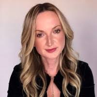 Tara Nolan's Instagram, Twitter & Facebook