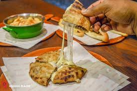 رغيف حواوشي موتزاريلا