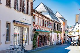 Wir sind die ersten meter mit der gondel berauf gefahren und haben den ausblick genossen. Rudesheim Sehenswurdigkeiten 12 Tipps Fur Deinen Ausflug