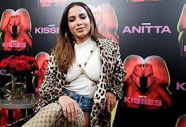 Yolo aventuras antes y despues. La Cantante Anitta Una De Las 100 Personas Mas Influyentes Del Mundo En El Futuro Es Internada Por Intoxicacion Alimentaria Marca Com