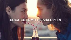 In der zeit nach dem zweiten weltkrieg wurde das getränk auch als besatzerbrause bezeichnet. Ubersicht Coca Cola Werbung Alle Songs Aus Den Werbespots