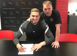 Bracknell Town FC على X: "✍️ Eacott signs.... We're delighted to announce  the signing of goalkeeper Michael Eacott. The Gaffer is delighted to bring  in a powerful and quality keeper who is