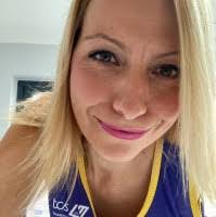 Alison Lansberry's Instagram, Twitter & Facebook