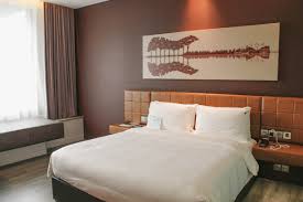 Beli barang dapur, servis kereta, makan2 kat luar, shopping pun semua aku guna kad kredit. P O J I E G R A P H Y