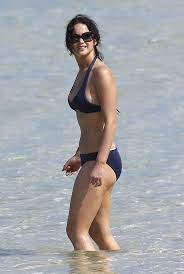 Jennifer Lawrence Body Shape - In a Swimsuit