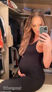 Jamie paul durie oam is an australian horticulturalist and landscape designer, furniture designer, television host, television producer, and. Jamie Durie S Enjoys A Lunch Date With His Pregnant Fiancee Ameka Jane While In Hotel Quarantine Geeky Craze
