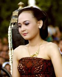 Warga keturunan mandailing di malaysia jumlahnya ratusan ribu orang, menurut sejarawan. Mengapa Lelaki Malaysia Suka Kahwin Wanita Indonesia Waduh Panas Nih Syahril A Kadir