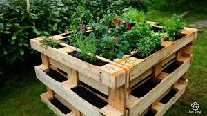 Gartenmobel Aus Paletten Palettenmobel Trend Geht Weiter Hochbeet Aus Paletten Europalette Hochbeet Hochbeet
