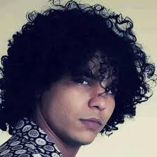 A felicitar en el día por sus cumpleaños🎉 al joven y talentoso actor  cubano José Carlos Sánchez, dentro de sus más recientes apariciones en la  pantalla se encuentra la LCB La otra