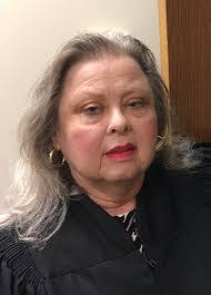 Roberta Rae's Instagram, Twitter & Facebook