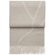 Alpaca throw is made of unsurpassedly warm and soft alpaca wool. Alpaka Wolldecke Wildflower In Beige Von Elvang Kaufen I Fiolini De