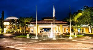 Entre las instalaciones del club de ejecutivos se encuentra el nuevo estacionamiento y un amplio jardín en el cual suelen desarrollarse distintas actividades y eventos. Club Union International Associate Clubs