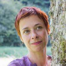 Comme nous avons grand besoin d'un peu de douceur et de poésie en ce moment  ... mes voeux 2024 en images, merci @souris.lavie !